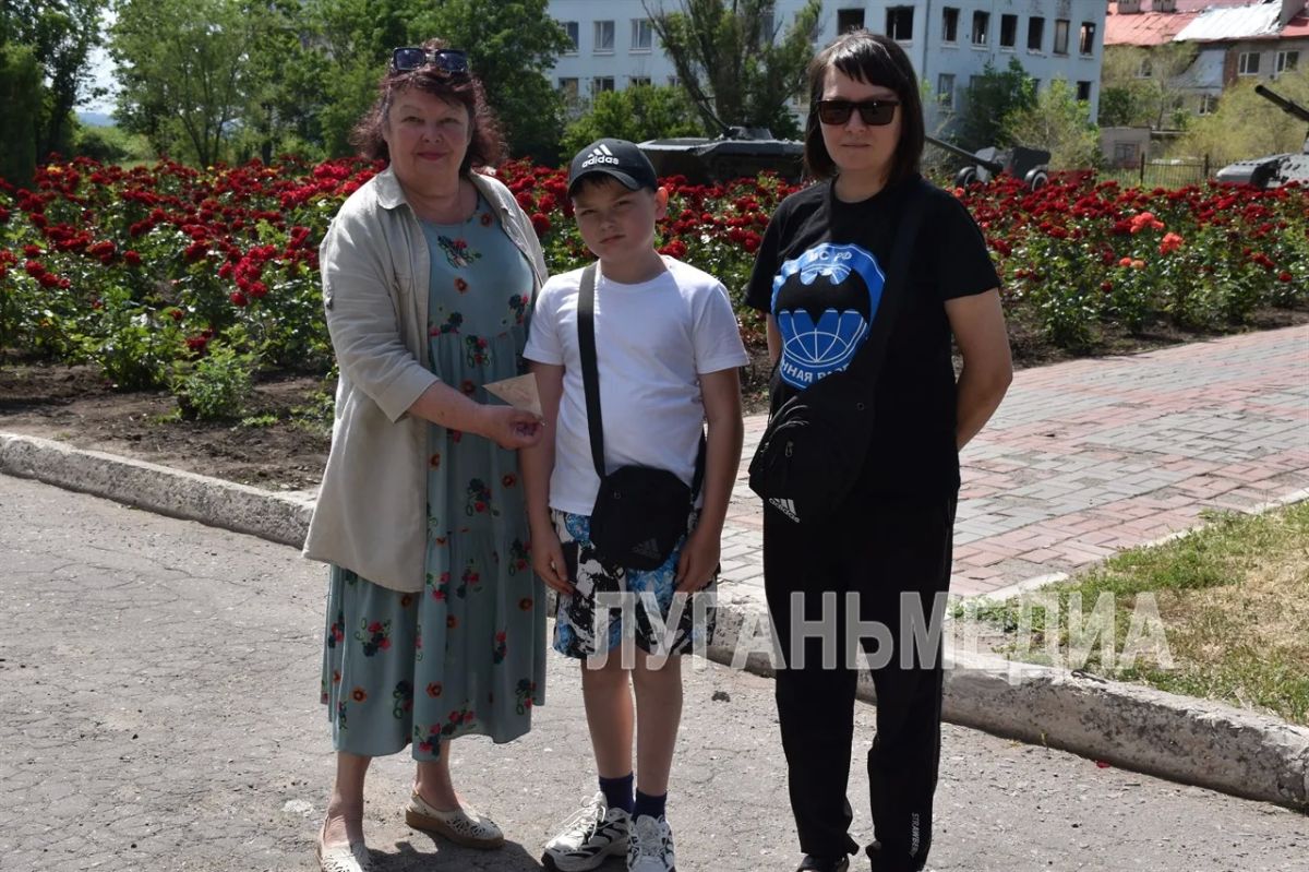 Акцию «Треугольники победы» ко Дню памяти и скорби провели сотрудники Централизованной библиотечной системы города Первомайска Акцию «Треугольники победы» ко Дню памяти и скорби провели сотрудники Централизованной библиотечной системы города Первомайска