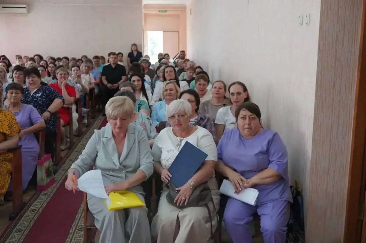 В Свердловской ЦГМБ ЛНР отметили День медицинского работника торжественным мероприятием В Свердловской ЦГМБ ЛНР отметили День медицинского работника торжественным мероприятием