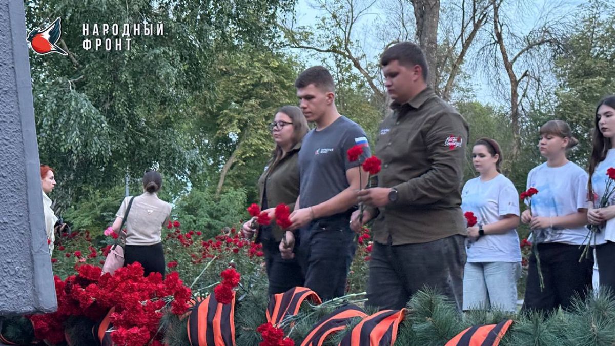 Молодёжка НФ ЛНР присоединилась к международной мемориальной акции «Огненные картины войны»! Молодёжка НФ ЛНР присоединилась к международной мемориальной акции «Огненные картины войны»!