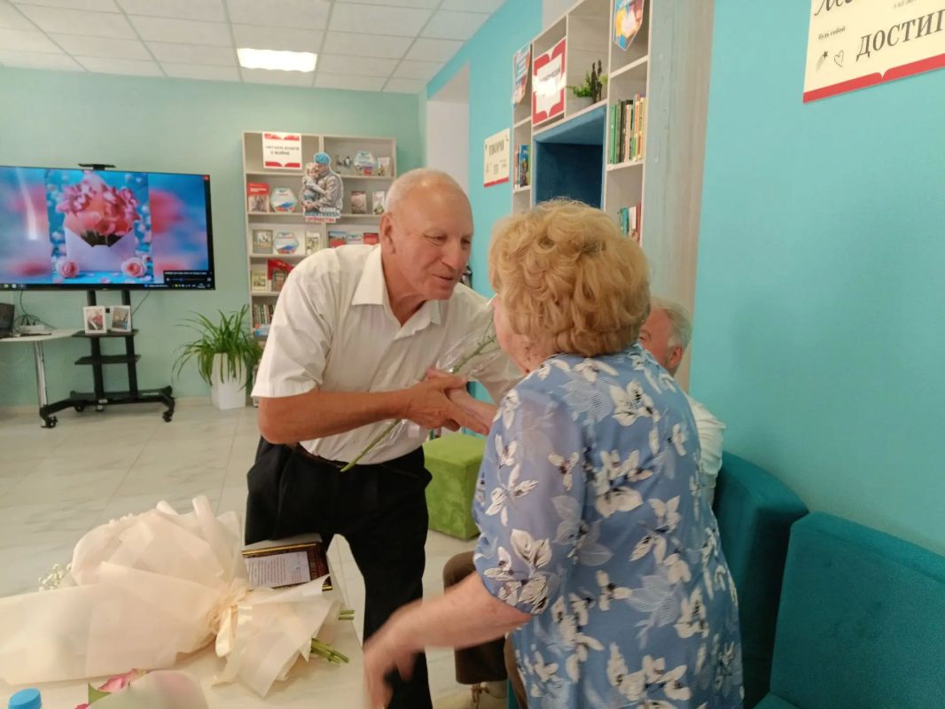 90 лет Раисы Тимофеевны Мальцевой: Юбилей автора Гимна Ровеньков Сегодня отмечает 90-летний юбилей жительница города Ровеньки – Раиса Тимофеевна Мальцева 90 лет Раисы Тимофеевны Мальцевой: Юбилей автора Гимна Ровеньков Сегодня отмечает 90-летний юбилей жительница города Ровеньки – Раиса Тимофеевна Мальцева