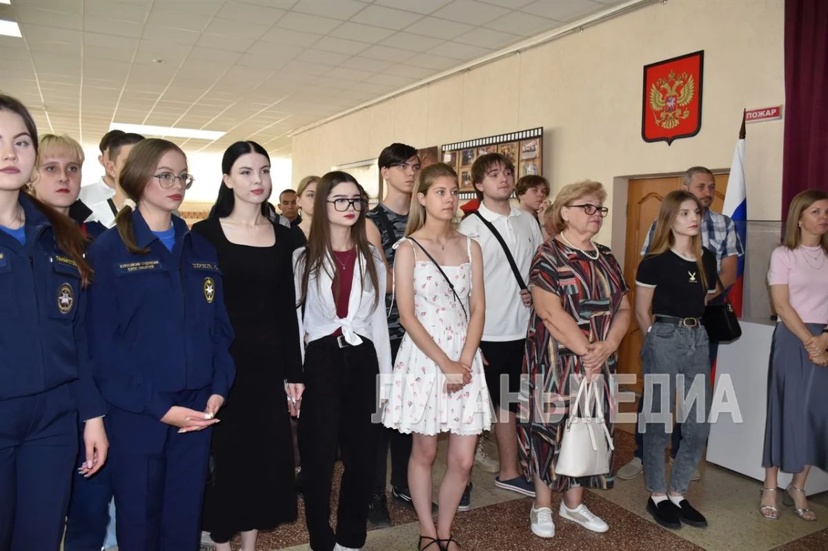 В Краснодонском музее открылась выставка «Фронтовая правда» В Краснодонском музее открылась выставка «Фронтовая правда»