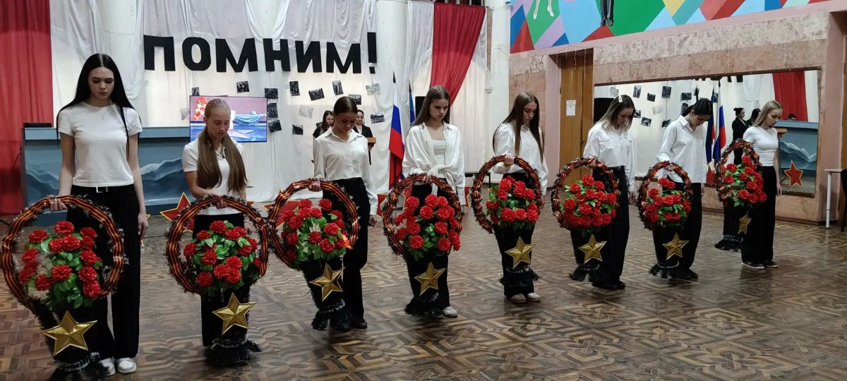 В Молодогвардейске и Самсоновке прошли памятные мероприятия ко Дню памяти и скорби В Молодогвардейске и Самсоновке прошли памятные мероприятия ко Дню памяти и скорби