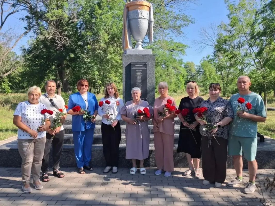 В День памяти и скорби, мы, как и вся Россия, присоединились к Всероссийской акции «Минута молчания» В День памяти и скорби, мы, как и вся Россия, присоединились к Всероссийской акции «Минута молчания»