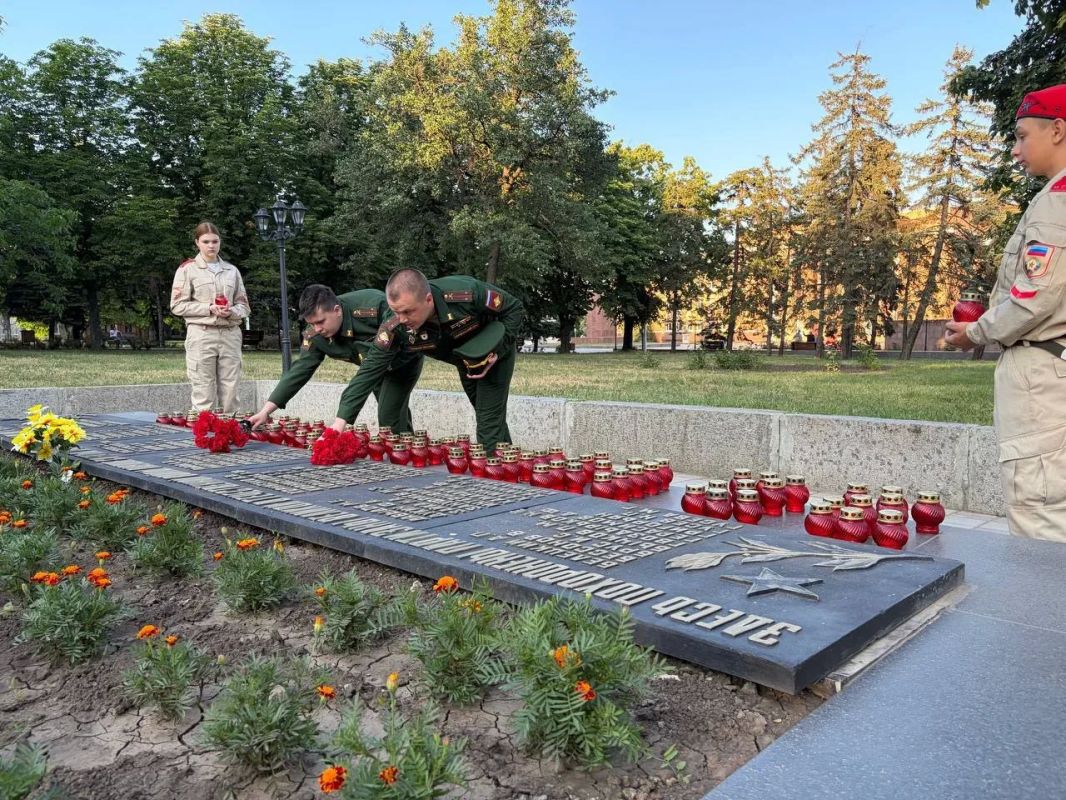 Огни памяти в Стаханове: дань уважения поколению победителей Огни памяти в Стаханове: дань уважения поколению победителей