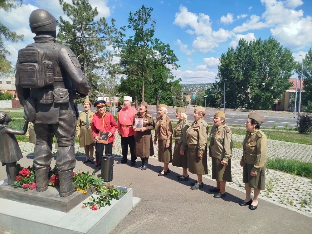 Единороссы по всей республике почтили память погибших в годы Великой Отечественной войны Единороссы по всей республике почтили память погибших в годы Великой Отечественной войны