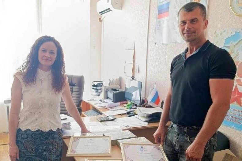 В Свердловск доставили призы для победителей конкурса детских рисунков «Тува глазами школьников»