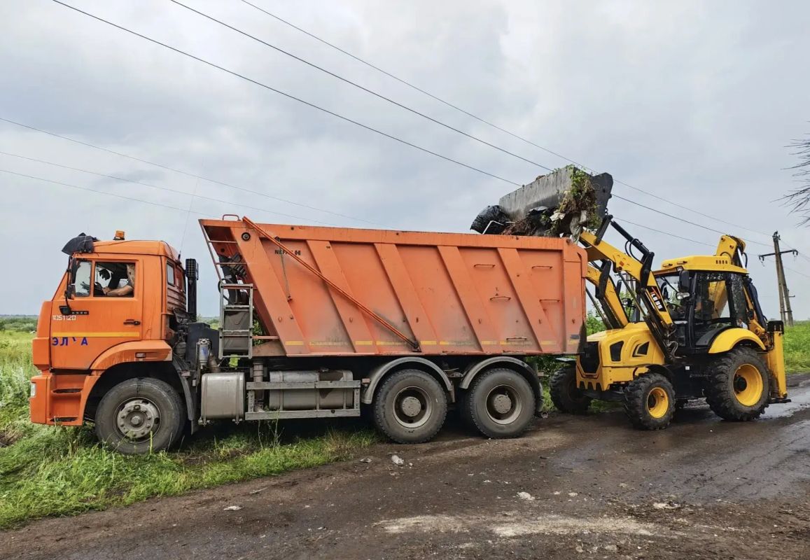 В Луганске продолжаются мероприятия по благоустройству В Луганске продолжаются мероприятия по благоустройству