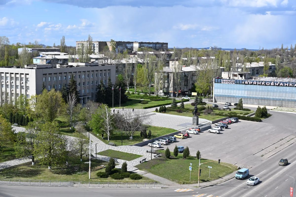 Брянка замерла в минуте молчания: мы помним