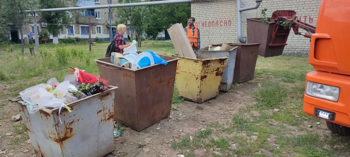 В пгт Ясеновский осуществлен вывоз отходов с контейнерных площадок В пгт Ясеновский осуществлен вывоз отходов с контейнерных площадок