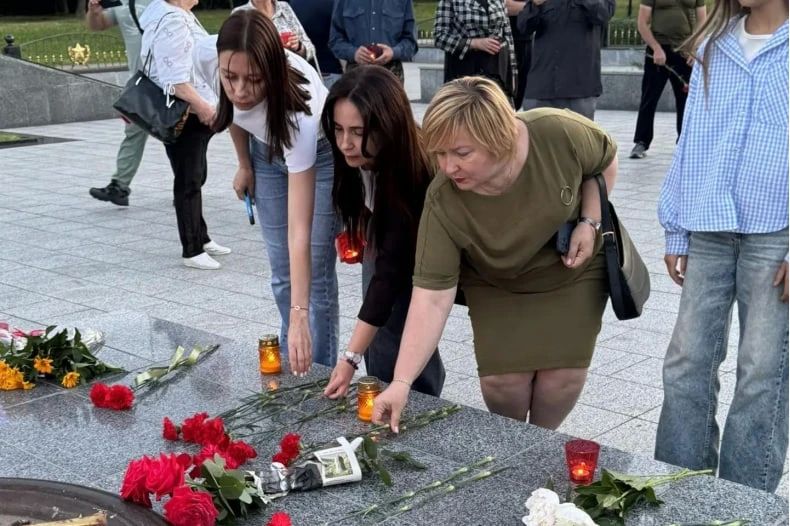 Свердловчане приняли участие в акции «Свеча памяти» Свердловчане приняли участие в акции «Свеча памяти»