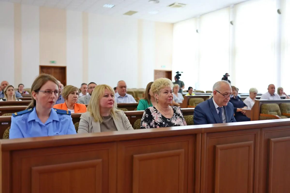 Заместитель председателя Совета Антрацитовского муниципального округа Елена Рахмукова приняла участие в публичных слушаниях по проекту закона ЛНР «Об исполнении бюджета Луганской Народной Республики за 2025 год» Заместитель председателя Совета Антрацитовского муниципального округа Елена Рахмукова приняла участие в публичных слушаниях по проекту закона ЛНР «Об исполнении бюджета Луганской Народной Республики за 2025 год»