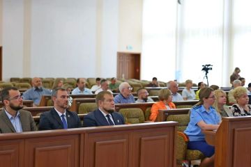 Представители Общественной палаты Луганской Народной Республики Антон Кондратенко, Виталий Лещенко и Александр Бурлаков приняли участие в публичных слушаниях по проекту Закона ЛНР «Об исполнении бюджета ЛНР за 2025 год»