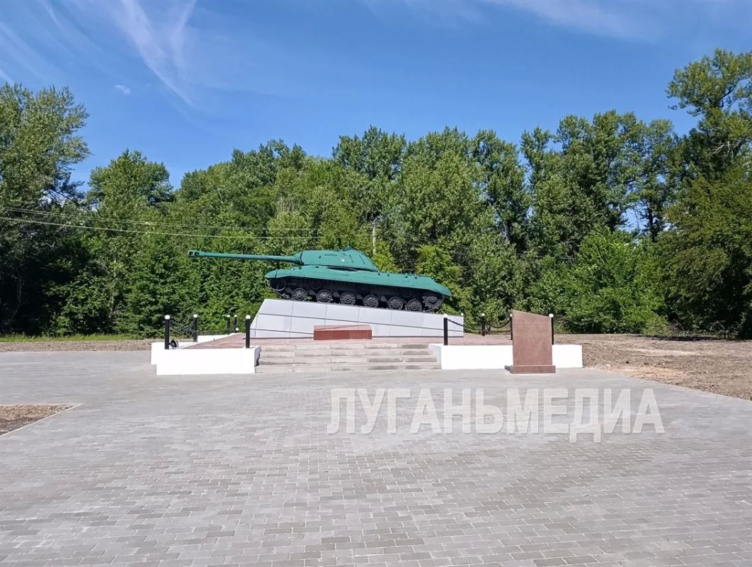 Завершается капитальный ремонт мемориала в Станице Луганской Завершается капитальный ремонт мемориала в Станице Луганской