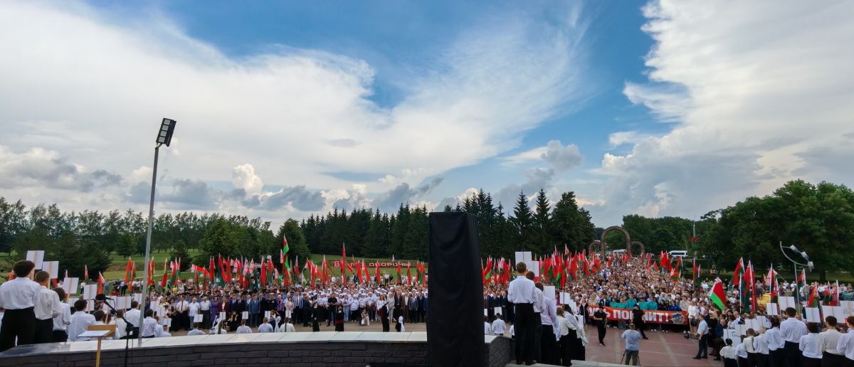 Руководитель отделения Посольства Российской Федерации в Могилёве, Республика Беларусь, Владислав Дейнего вместе с руководством области и города принял участие в патриотической акции «Звон скорби» 22 июня на Буйническом поле... Руководитель отделения Посольства Российской Федерации в Могилёве, Республика Беларусь, Владислав Дейнего вместе с руководством области и города принял участие в патриотической акции «Звон скорби» 22 июня на Буйническом поле...