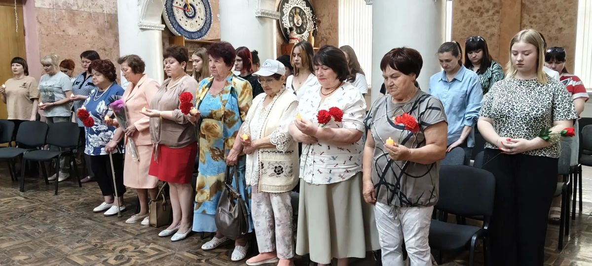 В Молодогвардейске и Самсоновке прошли памятные мероприятия ко Дню памяти и скорби В Молодогвардейске и Самсоновке прошли памятные мероприятия ко Дню памяти и скорби