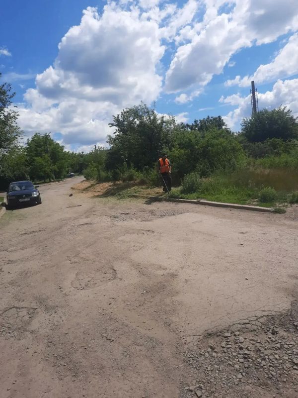 Андрей Рубанцов: Борьба с сорной растительностью в городском округе ведётся ежедневно на разных территориях с целью максимального охвата Андрей Рубанцов: Борьба с сорной растительностью в городском округе ведётся ежедневно на разных территориях с целью максимального охвата
