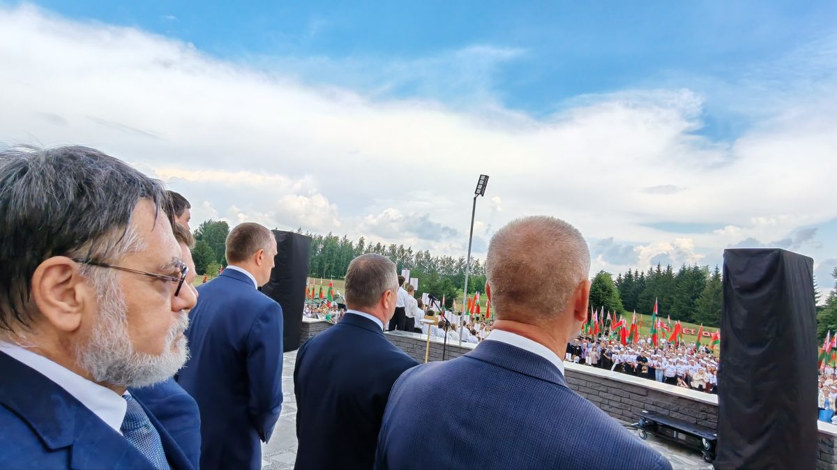 Руководитель отделения Посольства Российской Федерации в Могилёве, Республика Беларусь, Владислав Дейнего вместе с руководством области и города принял участие в патриотической акции «Звон скорби» 22 июня на Буйническом поле... Руководитель отделения Посольства Российской Федерации в Могилёве, Республика Беларусь, Владислав Дейнего вместе с руководством области и города принял участие в патриотической акции «Звон скорби» 22 июня на Буйническом поле...