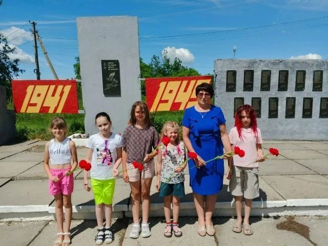 День памяти и скорби в Меловском муниципальном округе День памяти и скорби в Меловском муниципальном округе