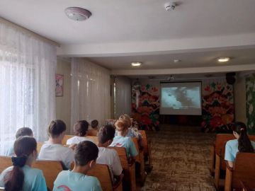 «Пылающий адрес войны». . 22 июня библиотекари библиотеки-филиала №5 для детей провели для воспитанников Семейного центра города Алчевска мероприятие «Пылающий адрес войны»