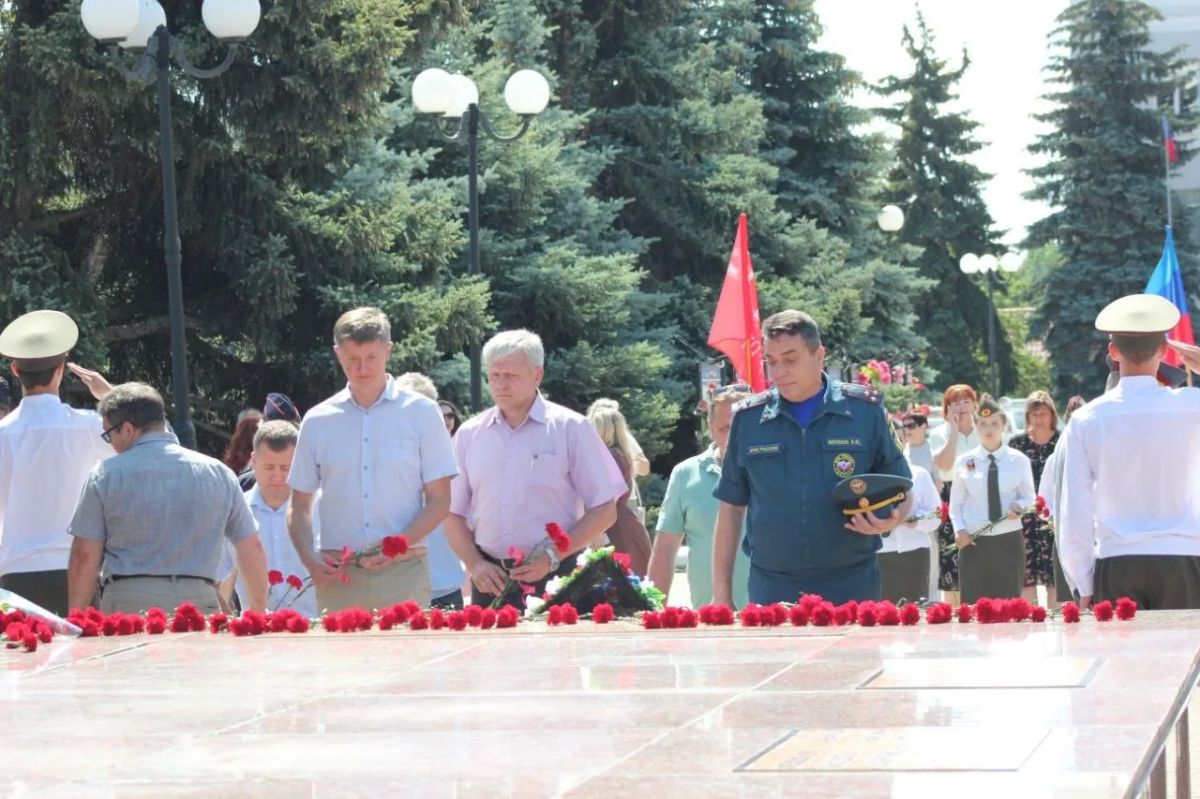 Память, объединяющая поколения Память, объединяющая поколения