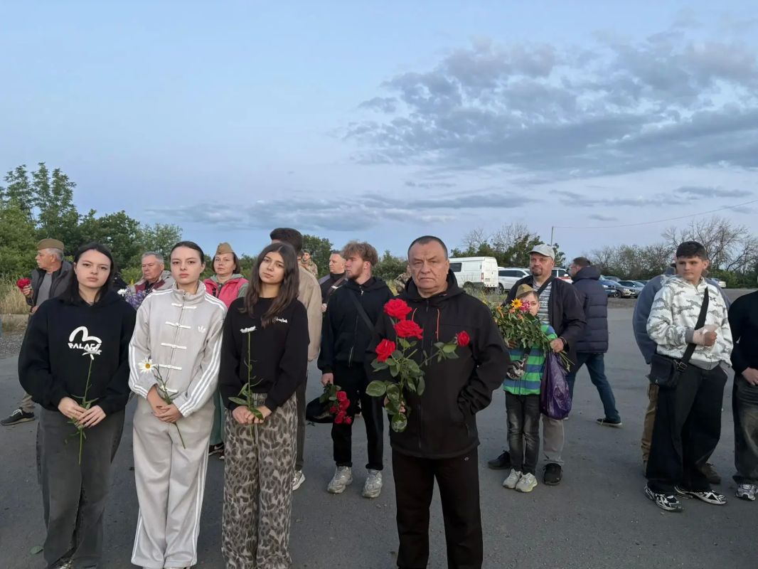 В День памяти и скорби на мемориале «Партизанская стоянка» зажгли свечи в память о павших героях В День памяти и скорби на мемориале «Партизанская стоянка» зажгли свечи в память о павших героях