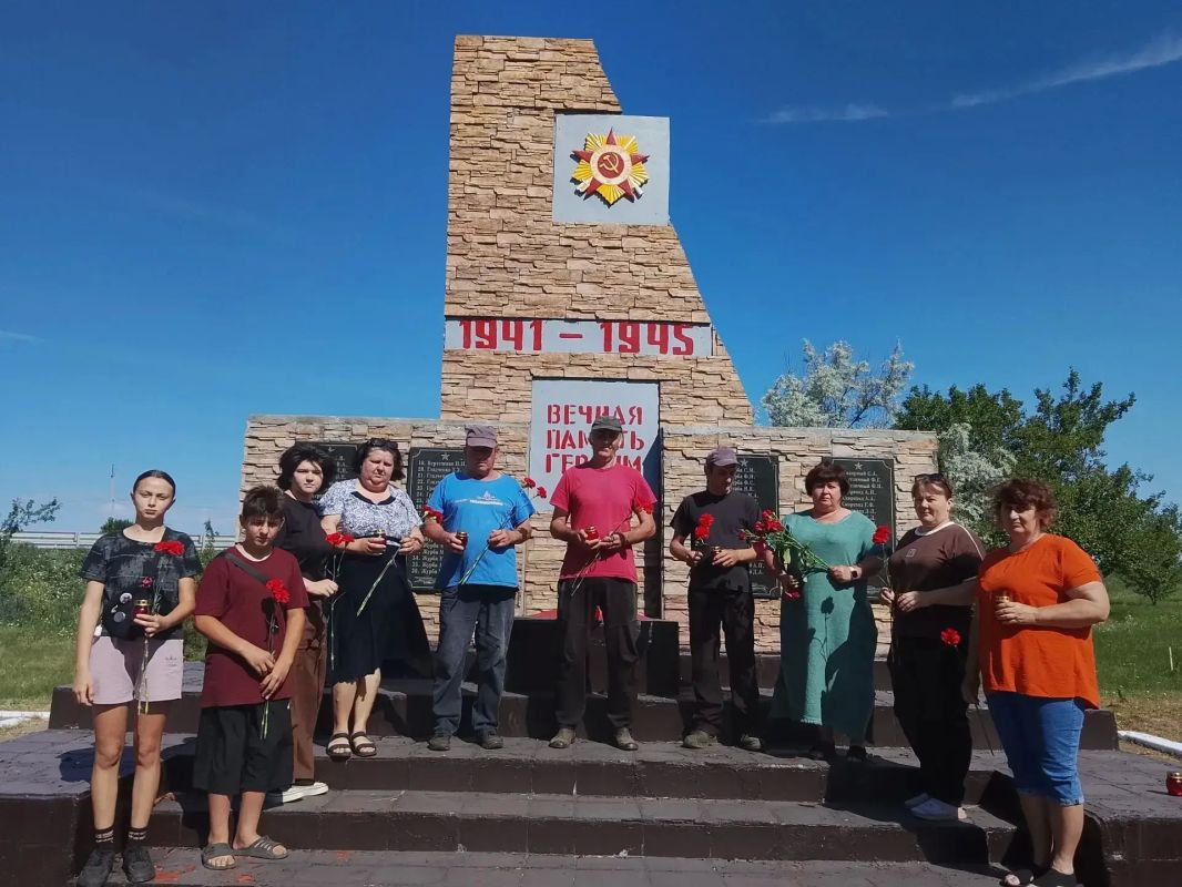 В каждом населенном пункте Белокуракинского округа почтили память тех, кто отдал свои жизни за свободу и независимость Родины в годы ВОВ В каждом населенном пункте Белокуракинского округа почтили память тех, кто отдал свои жизни за свободу и независимость Родины в годы ВОВ
