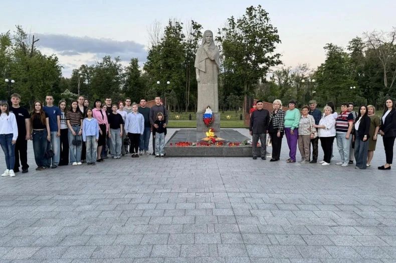 Свердловчане приняли участие в акции «Свеча памяти» Свердловчане приняли участие в акции «Свеча памяти»