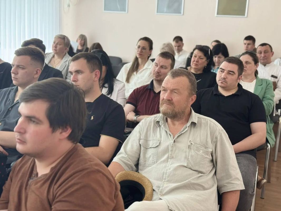 Госслужащие ЛНР стали участниками проекта Общества «Знание» Госслужащие ЛНР стали участниками проекта Общества «Знание»