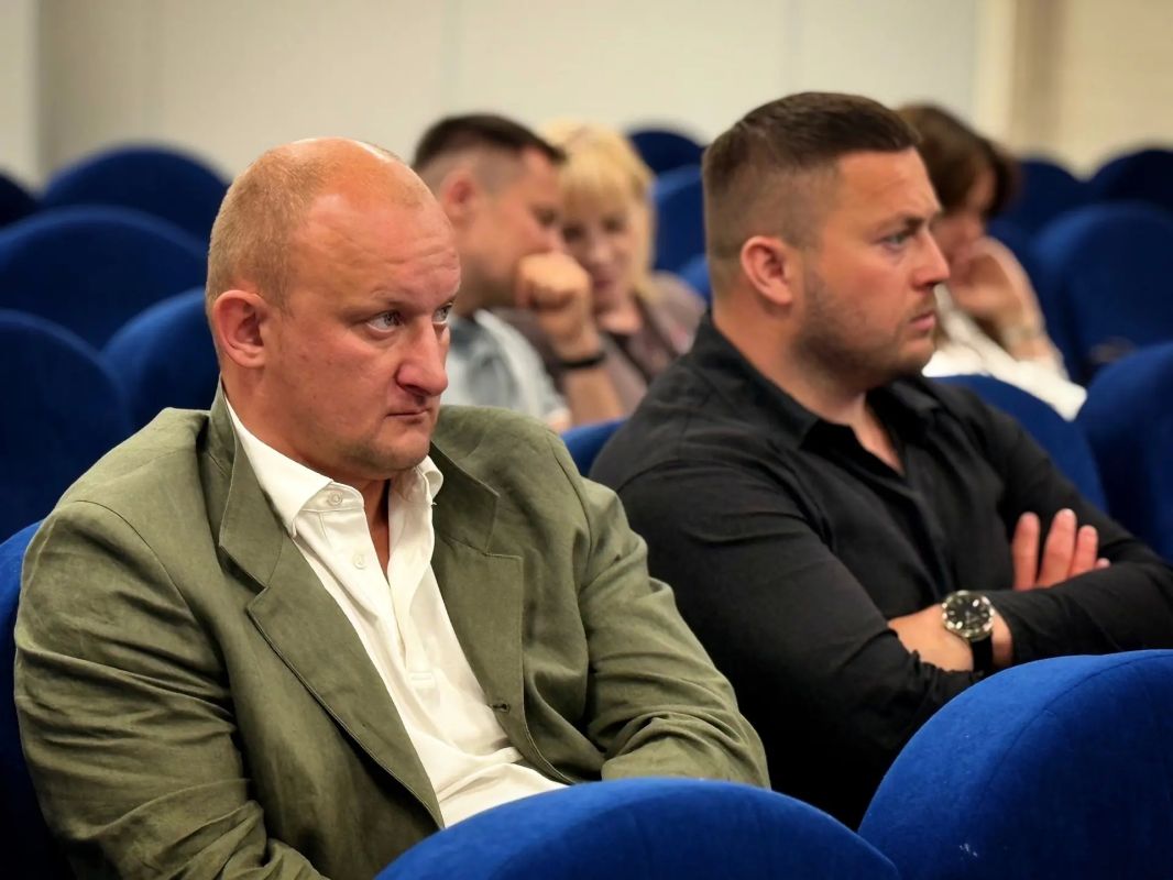 Депутаты Совета Антрацитовского муниципального округа во главе с председателем Совета Викторией Сошиной приняли участие во втором сезоне программы «Территория новых возможностей», реализуемой Президентской платформой «Россия... Депутаты Совета Антрацитовского муниципального округа во главе с председателем Совета Викторией Сошиной приняли участие во втором сезоне программы «Территория новых возможностей», реализуемой Президентской платформой «Россия...