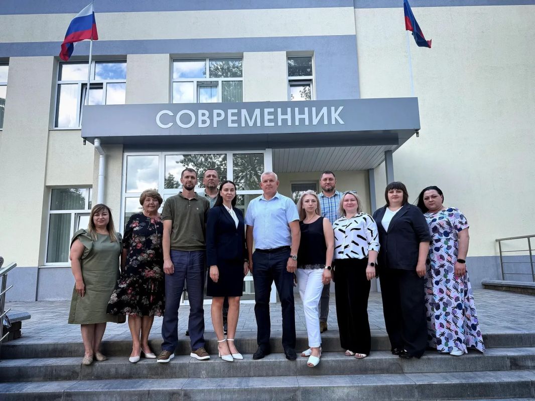 Депутаты Совета Антрацитовского муниципального округа во главе с председателем Совета Викторией Сошиной приняли участие во втором сезоне программы «Территория новых возможностей», реализуемой Президентской платформой «Россия...
