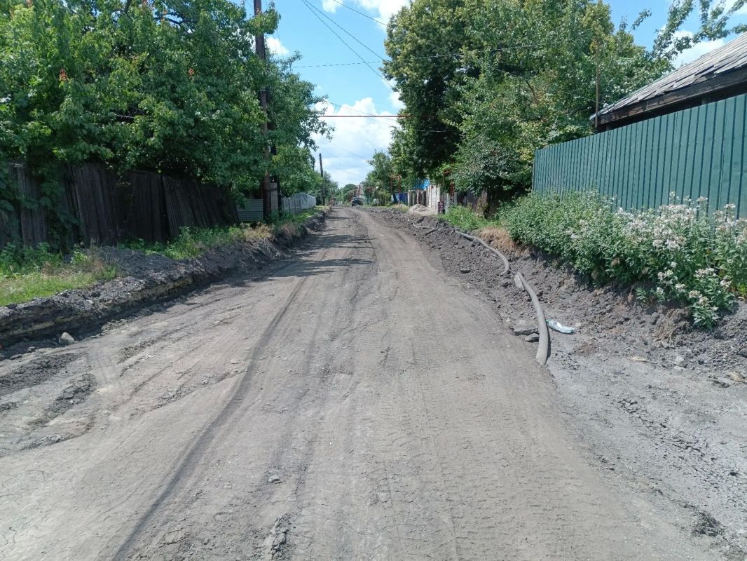 В городе продолжается обновление дорожной инфраструктуры Подрядной организацией «Дорснаб» ведется текущий ремонт дорог по улицам Краснознаменная, Горького и Капанелли. Работы идут по современным стандартам, и каждая стадия... В городе продолжается обновление дорожной инфраструктуры Подрядной организацией «Дорснаб» ведется текущий ремонт дорог по улицам Краснознаменная, Горького и Капанелли. Работы идут по современным стандартам, и каждая стадия...