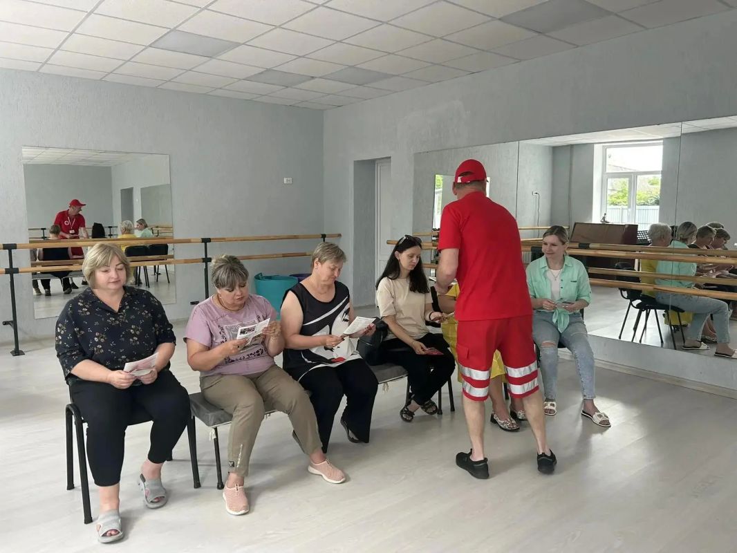 В Лисичанской ДШИ №1 всегда кипит жизнь, но сегодня мы хотим рассказать о событии, которое вышло за рамки обычных занятий и коснулось очень важной темы – безопасности и взаимопомощи