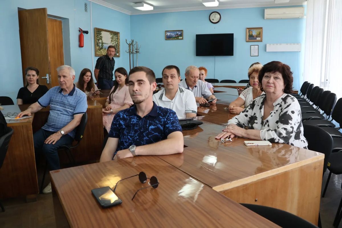 Константин Бутримов: Герои созидания в объективе: в ЛНР наградили победителей фотоконкурса «Человек труда» Константин Бутримов: Герои созидания в объективе: в ЛНР наградили победителей фотоконкурса «Человек труда»