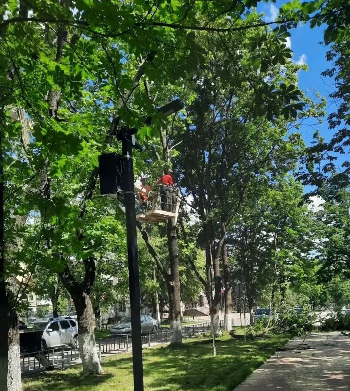 Продолжаем ликвидировать последствия ухудшения погодных условий Продолжаем ликвидировать последствия ухудшения погодных условий