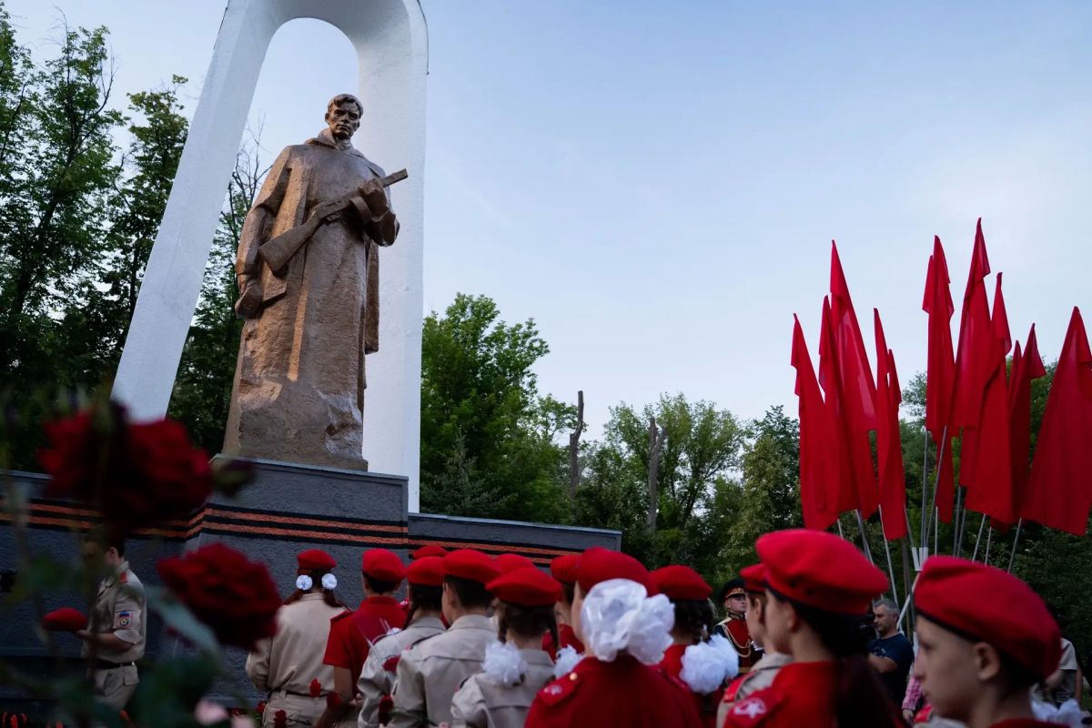 В пламени памяти. В День памяти и скорби в Парке культуры и отдыха имени Горького состоялась Международная акция «Огненные картины войны» В пламени памяти. В День памяти и скорби в Парке культуры и отдыха имени Горького состоялась Международная акция «Огненные картины войны»