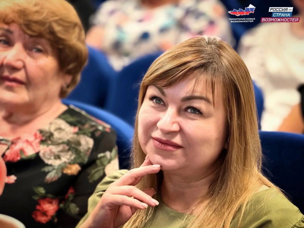 Депутаты Совета Антрацитовского муниципального округа во главе с председателем Совета Викторией Сошиной приняли участие во втором сезоне программы «Территория новых возможностей», реализуемой Президентской платформой «Россия... Депутаты Совета Антрацитовского муниципального округа во главе с председателем Совета Викторией Сошиной приняли участие во втором сезоне программы «Территория новых возможностей», реализуемой Президентской платформой «Россия...
