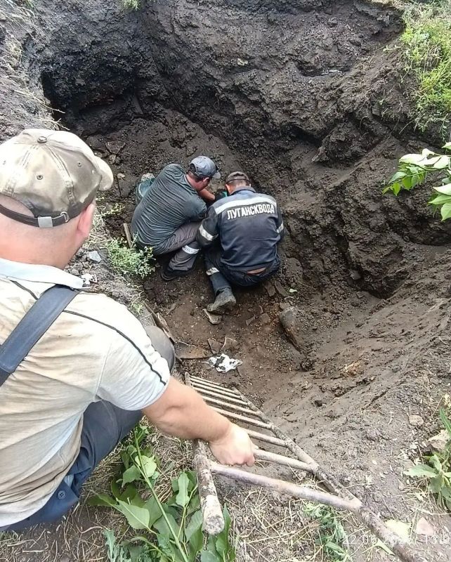 В Красном Луче ежедневно устраняют аварии на сетях водоснабжения В Красном Луче ежедневно устраняют аварии на сетях водоснабжения