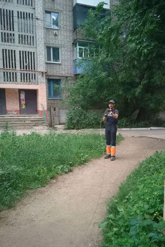 В Красном Луче ежедневно устраняют аварии на сетях водоснабжения