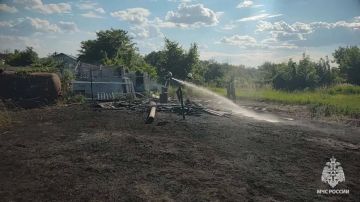 Житель ЛНР пытался потушить пожар, но попал в больницу