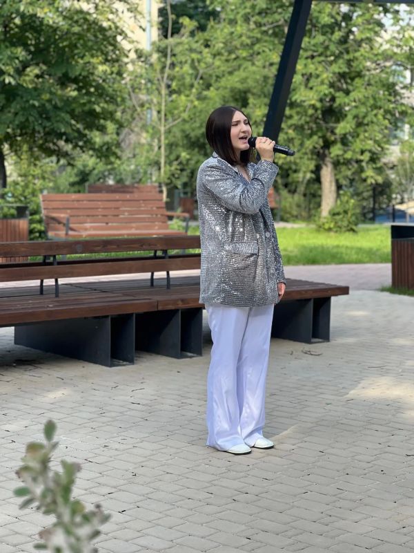 Образцовый вокальный ансамбль «Оазис» принял участие в памятных мероприятиях Образцовый вокальный ансамбль «Оазис» принял участие в памятных мероприятиях