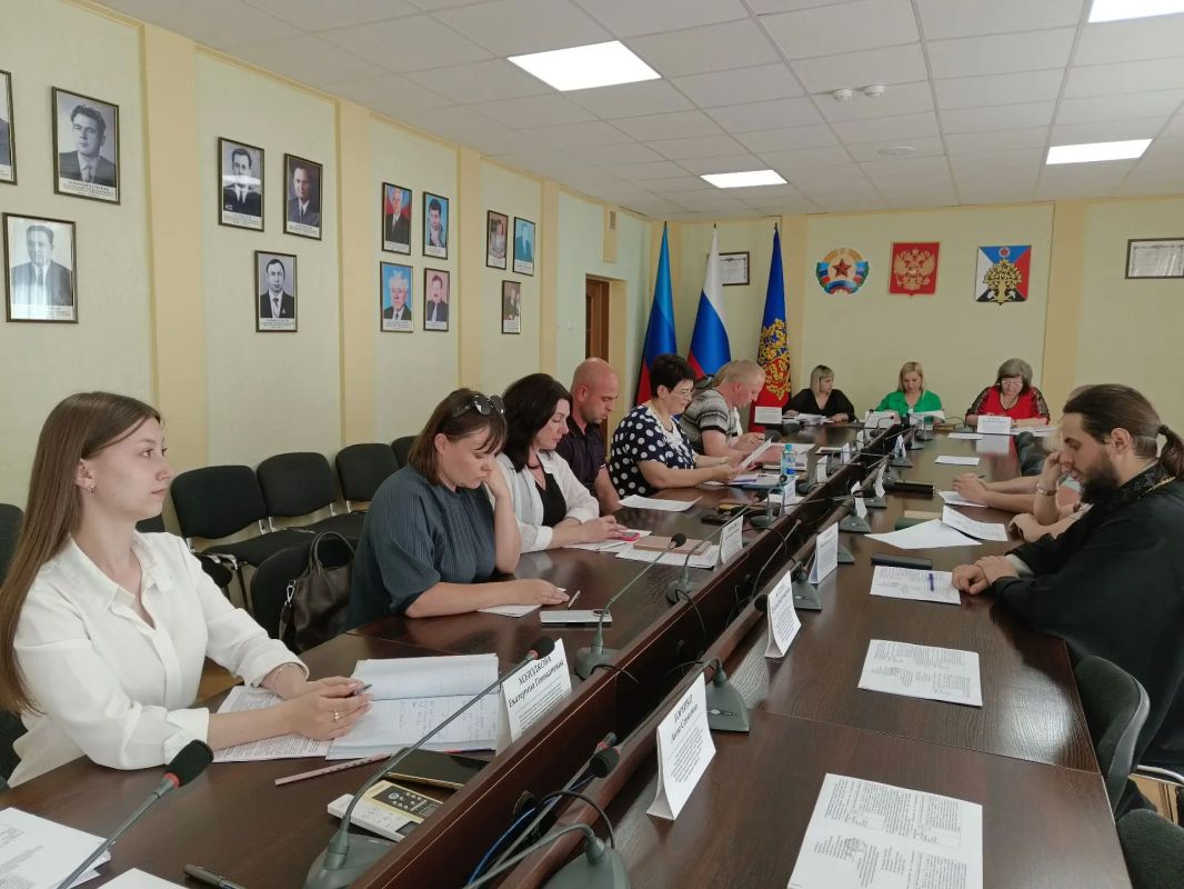 Очередное заседание городской комиссии по делам несовершеннолетних и защите их прав