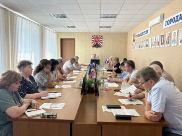 Сегодня провел рабочее совещание с руководителями ресурсоснабжающих организаций города