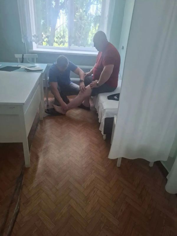 Сегодня в г. Петровское проведен прием выездной бригадой медицинских работников г. Красный Луч Сегодня в г. Петровское проведен прием выездной бригадой медицинских работников г. Красный Луч