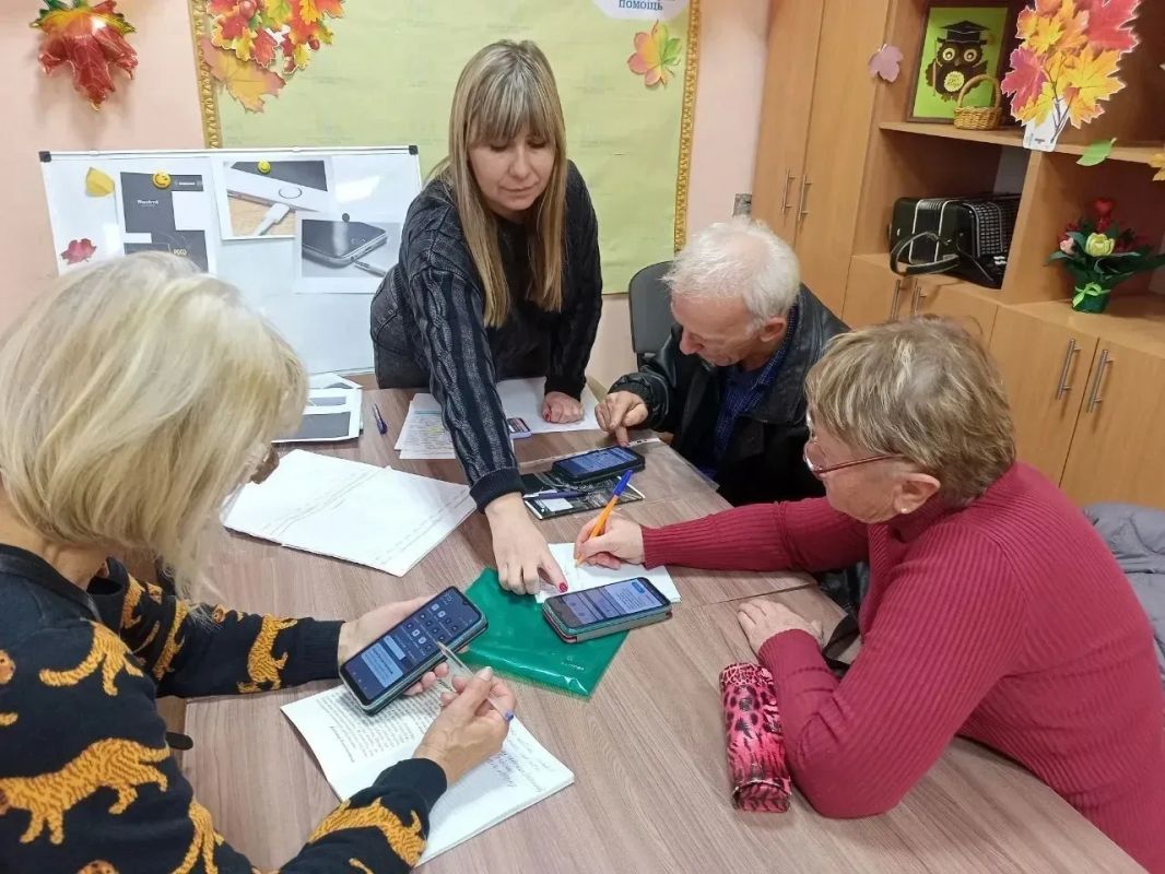 Более 1000 человек старшего поколения участвуют в образовательных проектах программы «Активное долголетие» Более 1000 человек старшего поколения участвуют в образовательных проектах программы «Активное долголетие»