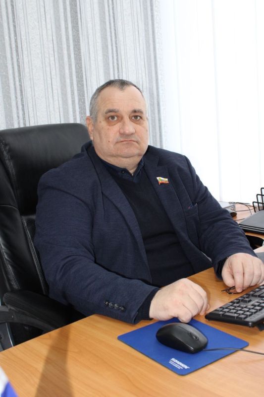 Сегодня День Рождения отмечает Юрий Александрович Нечепуренко — Председатель Совета Троицкого муниципального округа Луганской Народной Республики