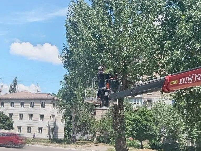 Коммунальными службами проведены работы на территории города Коммунальными службами проведены работы на территории города