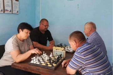 Турнир по шахматам среди старшего поколения провели в селе Дарьино-Ермаковка