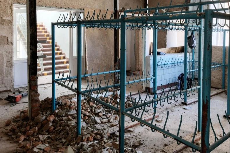 Строители Хакасии оценили темпы и качество ремонта Володарской средней школы имени Олега Кошевого Строители Хакасии оценили темпы и качество ремонта Володарской средней школы имени Олега Кошевого