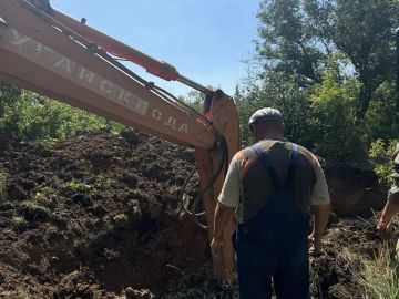Специалисты Алчевского управления Луганскводы устранили аварию на магистральном водоводе, который питает около 120 тысяч жителей Республики