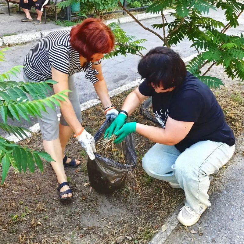 В Северодонецке состоялся общегородской субботник В Северодонецке состоялся общегородской субботник